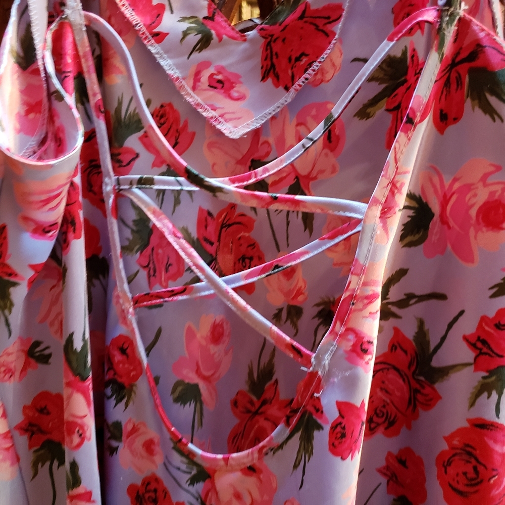 Lingerie flowered pattern - Picture 3 of 3